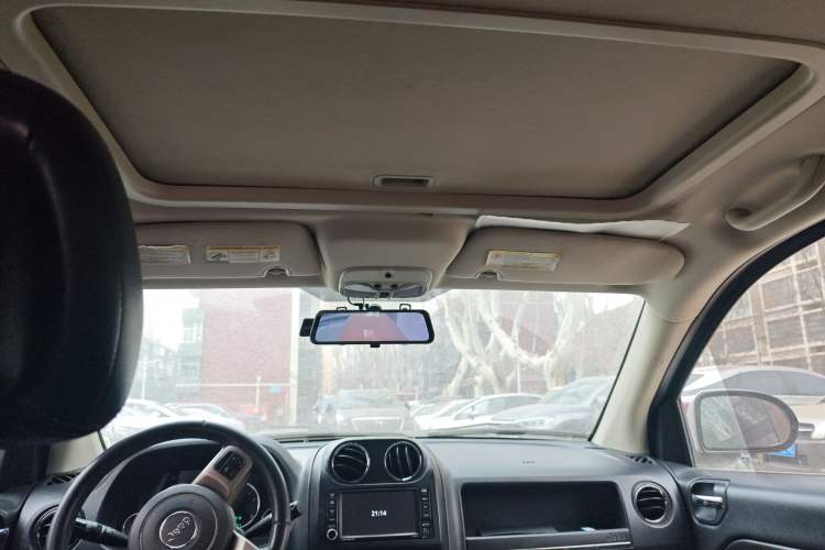 Used Jeep Compass 2012 2.4L four-wheel-drive sport version
