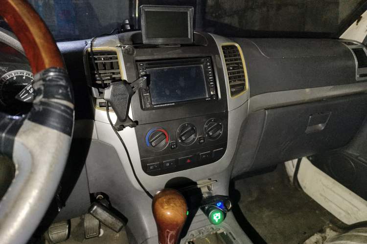 Used Foton Scenic 2011 2.0L Express Standard Short-Wheelbase Low-Roof 486EQV4