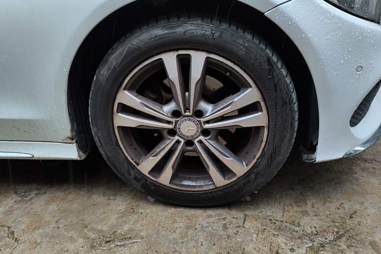Used Mercedes-Benz C-Class 2016 C 200 L Sport Edition Right Front Wheel Hub