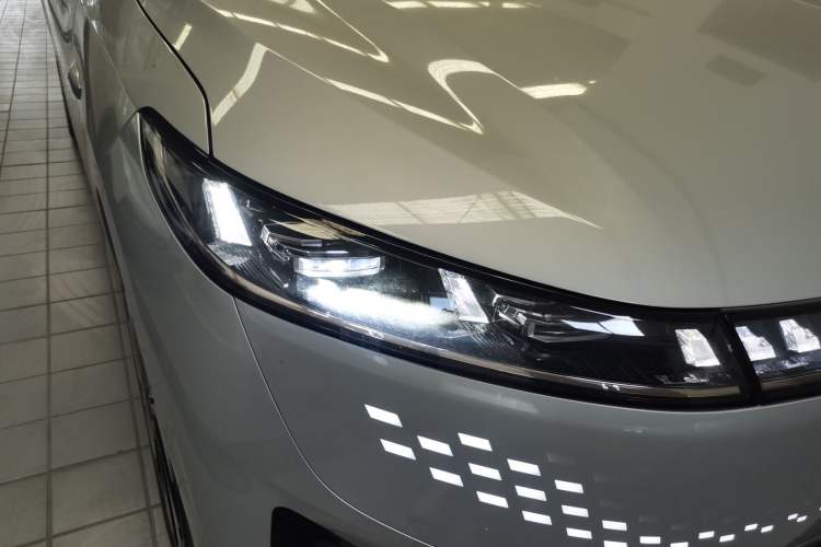 Used Dongfeng eπ eπ008 2024 210Max Range-Extended Version 6 Seats