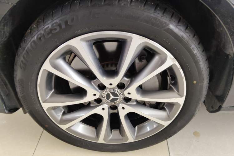 Used Mercedes-Benz E-Class 2018 Facelift E 300 L Luxury Edition