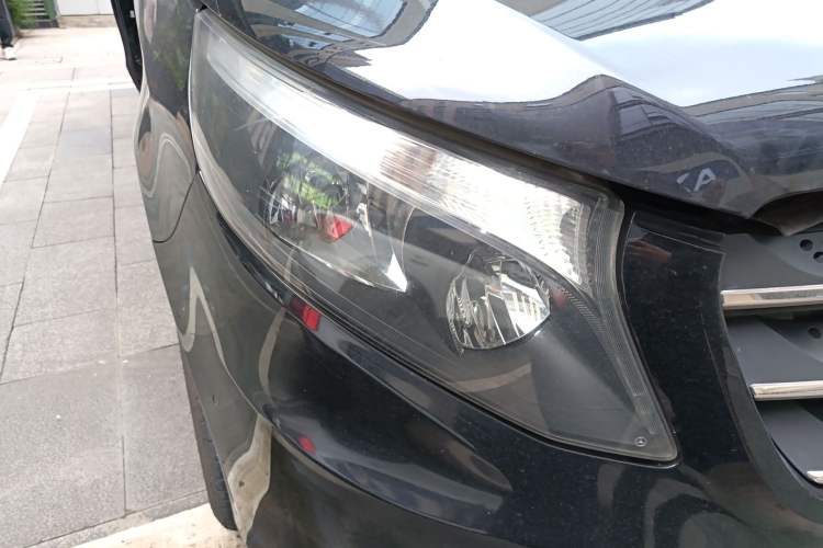 Used Mercedes-Benz Vito 2018 2.0T Business Version China V Emission Standard Right Front Headlight