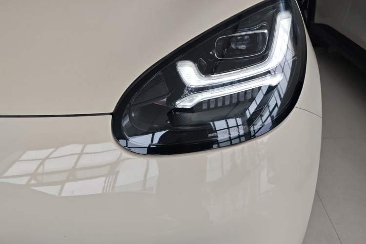 Used Wuling Bingo 2025 333 km Lingxi Deluxe Edition Left Front Headlight