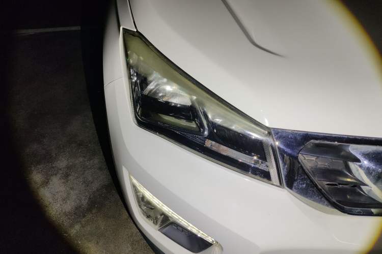 Used CHANGAN CS15 2016 1.5L Automatic Fashion Edition Right Front Headlight