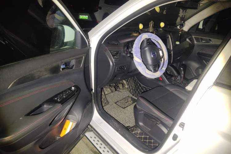 Used Changan CS75 2017 Shangkui Edition 1.5T Manual Fengxiang Model