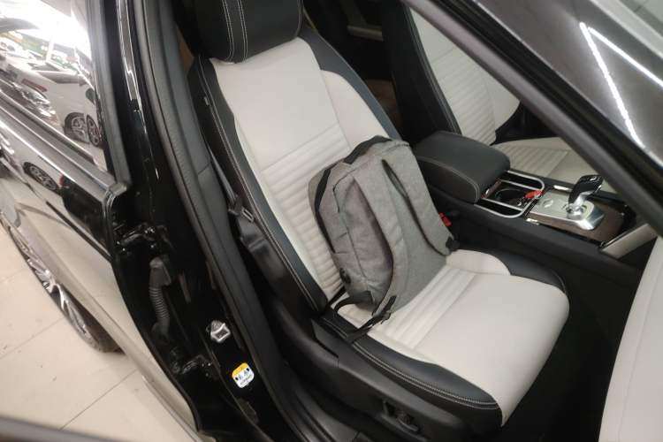 Used Land Rover Discovery Sport 2022 Revised Version 2 249 PS R-Dynamic SE Performance Tech Edition 5 Seats
