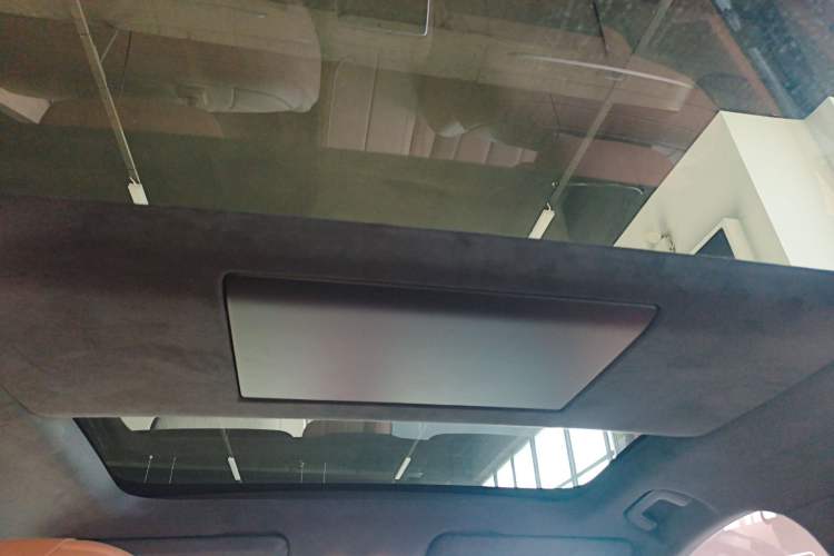 Used ONVO Luxeed L90 2025 Model—Max Six-Seater Version
