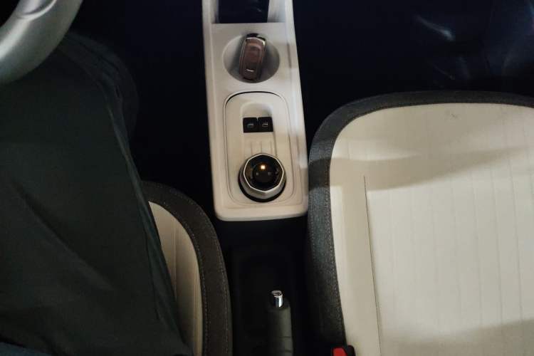 Used Geely Galaxy Panda 2025 210 km – Yuanqi Bear Gear Lever