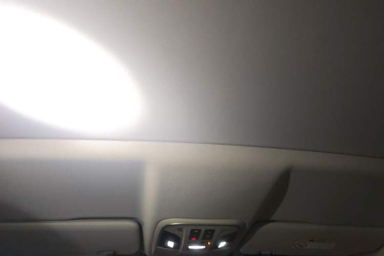 Used Wey VV5 2020 1.5T Two-Wheel Drive Smart Pioneer Headliner