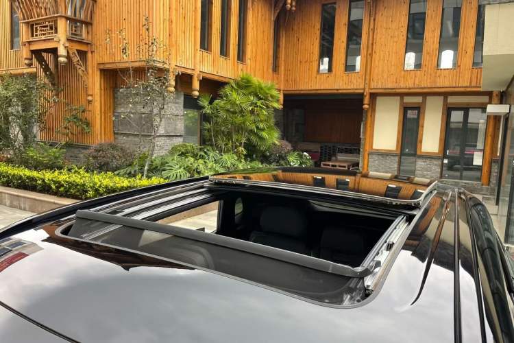 Used Lynk & Co 08 EM-P 2023 220km All-Wheel-Drive Performance Halo