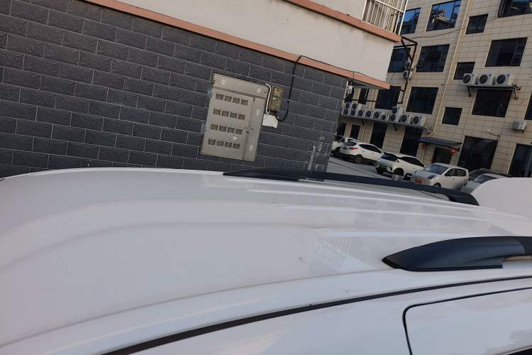 Used Toyota Sienna 2017 3.5L Four-Wheel Drive LE Trim 7 Seats – U.S. Specification
