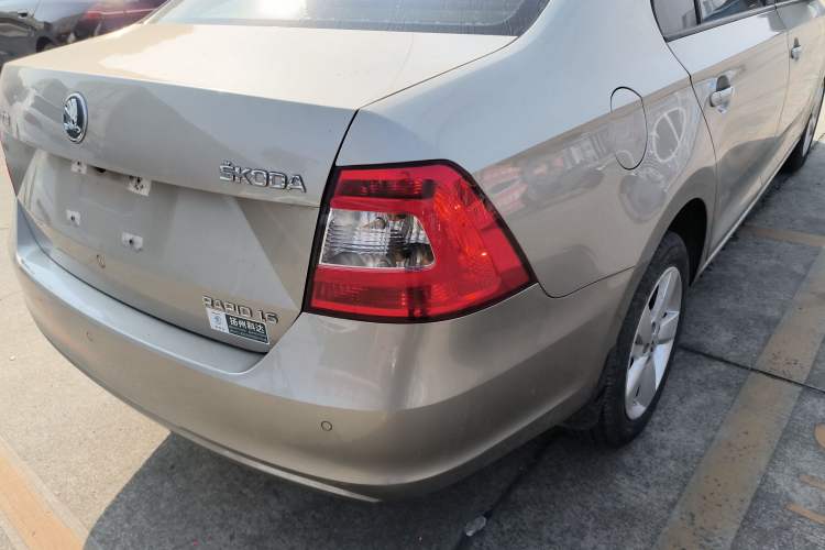 Used Skoda Rapid 2013 1.6L Automatic Smart Selection Model