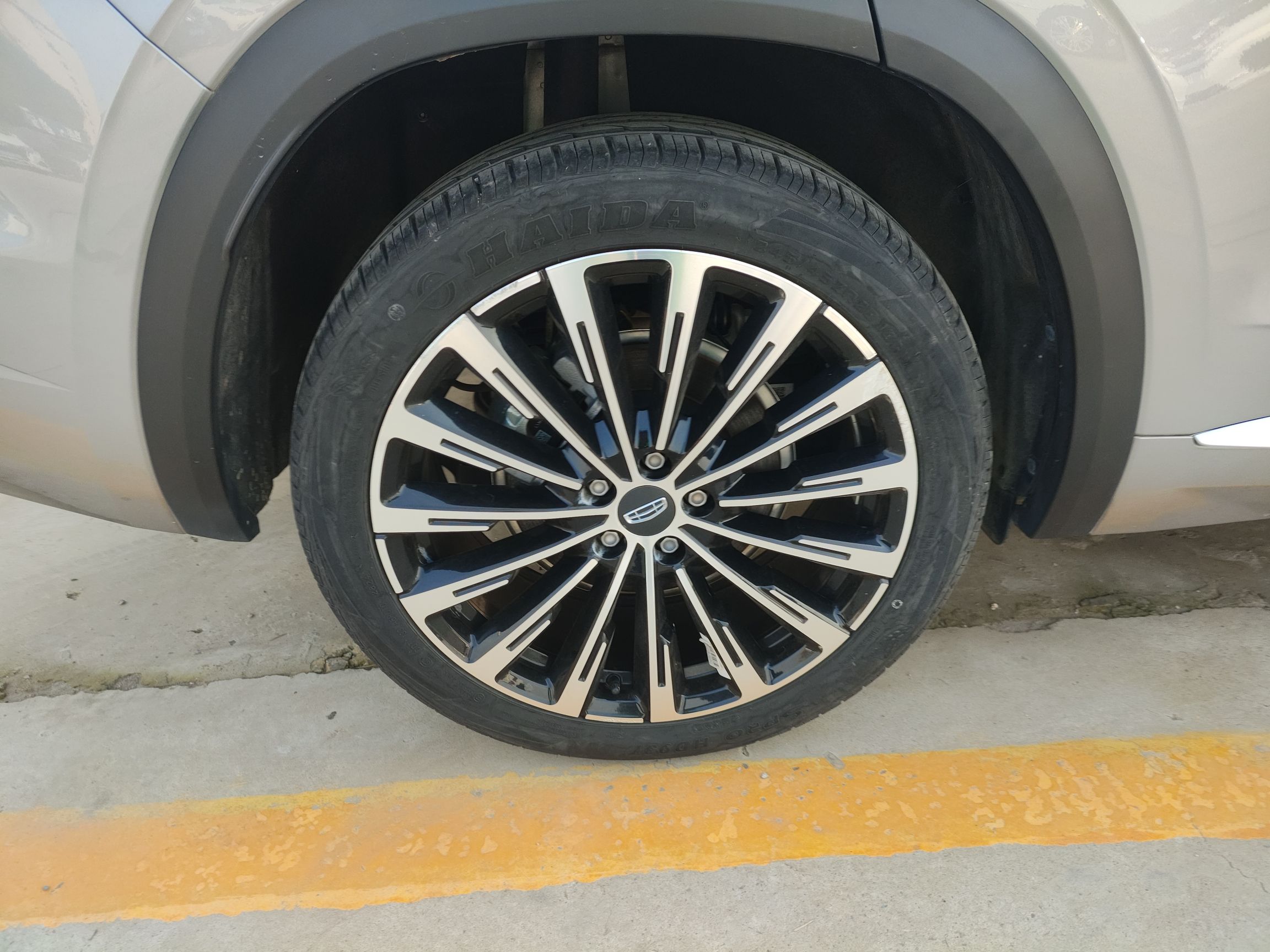 Geely Auto Monjaro L 2024 2.0TD DCT EVO Two-Wheel Drive Long-Range Version — снимка 11