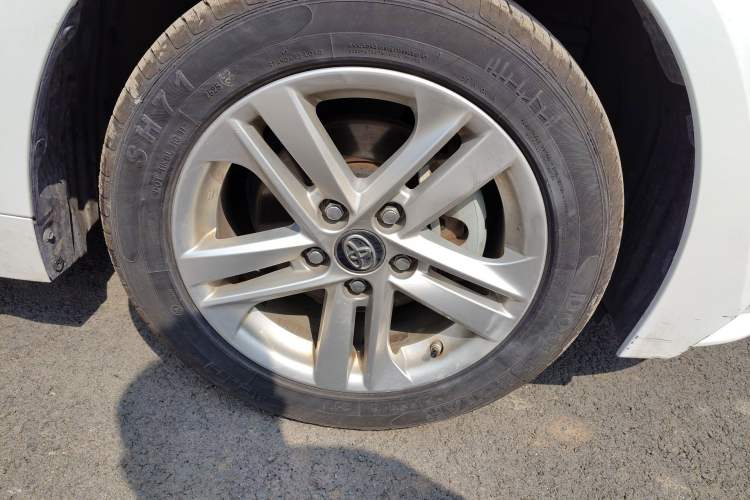 Used Toyota Levin 2023 Smart Electric Hybrid Dual-Engine 1.8L Luxury Edition Right Front Wheel Hub