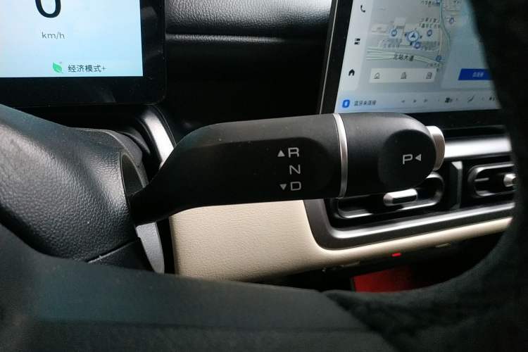 Used Wuling Bingo PLUS 2024 330 km Range Five-Seater Version Gear Lever