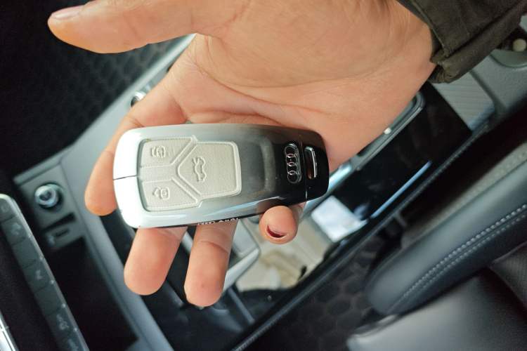 Used Audi Q5L 2025 40 TFSI Luxury Dynamic Edition Vehicle Key