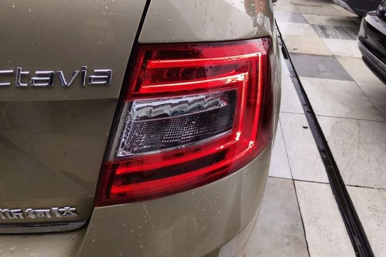 Used Skoda Octavia 2017 1.6L Automatic Smart Drive Edition
