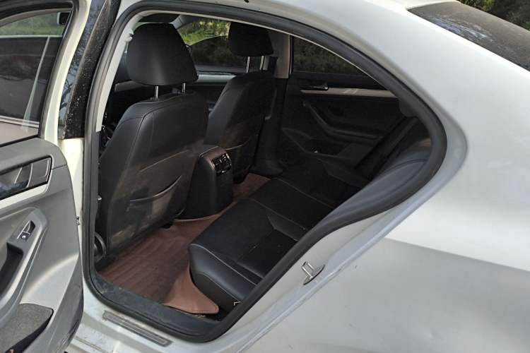 Used Volkswagen Sagitar 2015 230TSI Automatic Comfort Version Left Rear Seat