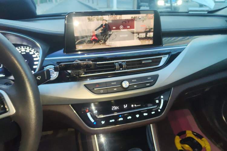 Used CHANGAN Raeton CC 2018 1.5T Automatic Haoya Model Guangmang Edition China V Standard Audio And AC Panel