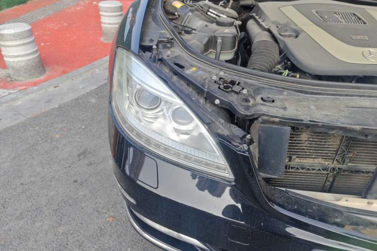 Used Mercedes-Benz S-Class 2012 S 300 L Business Standard Model