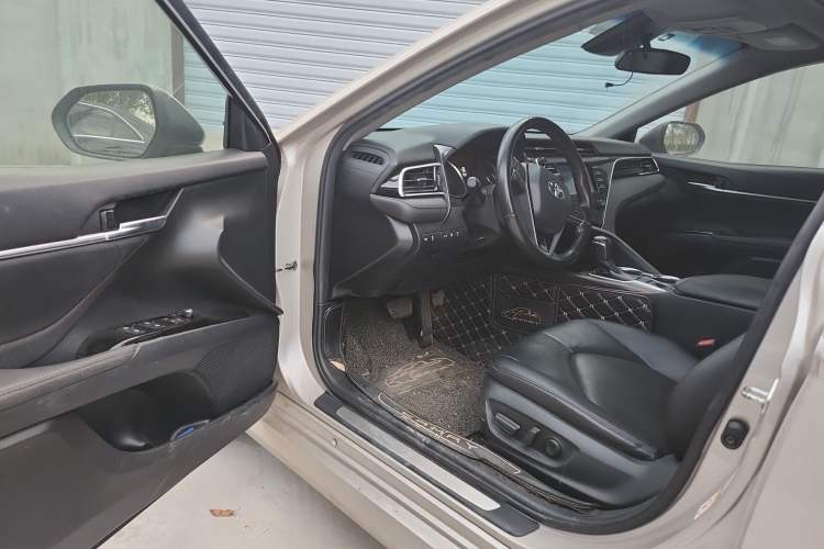 Used Toyota Camry 2018 2.0G Luxury Edition