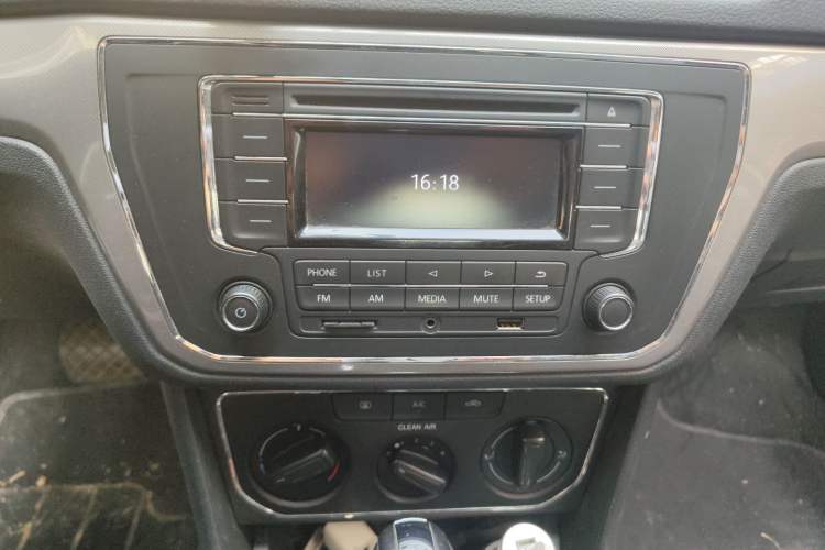 Used Volkswagen Lavida 2015 1.6L Automatic Comfort Edition
