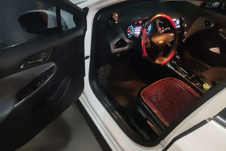 Used Chevrolet Cruze 2018 320 Automatic Xuanfeng Urban Edition Driver Seat