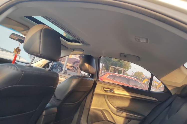 Used Roewe 360 2017 1.5L Automatic Luxury Edition