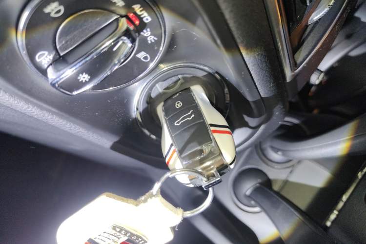 Used Porsche Macan 2016 Macan 2.0T Vehicle Key