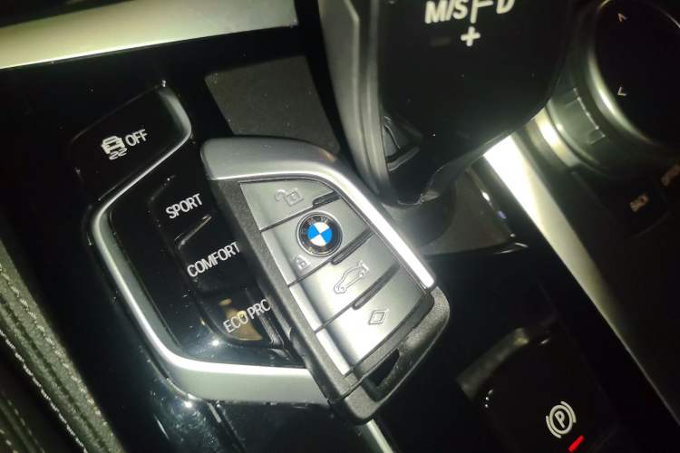 Used BMW 5 Series 2021 525i M Sport Package Interior 1