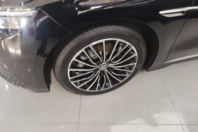 Used BYD Han 2025 DM-i Intelligent Driving Edition 125KM LiDAR Flagship Model Left Front Wheel Hub