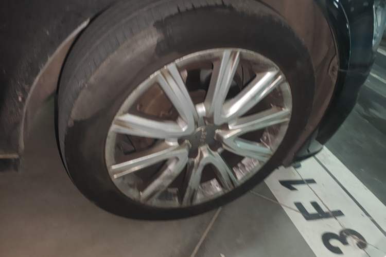 Used Audi A6L 2018 30th Anniversary Edition TFSI Trendy Model Right Front Wheel Hub