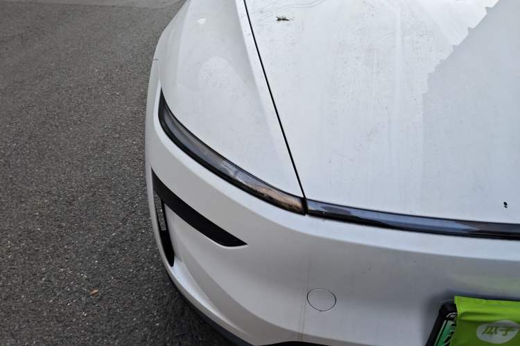 Used Tesla Model Y L 2025 Model Long-Range All-Wheel-Drive Version
