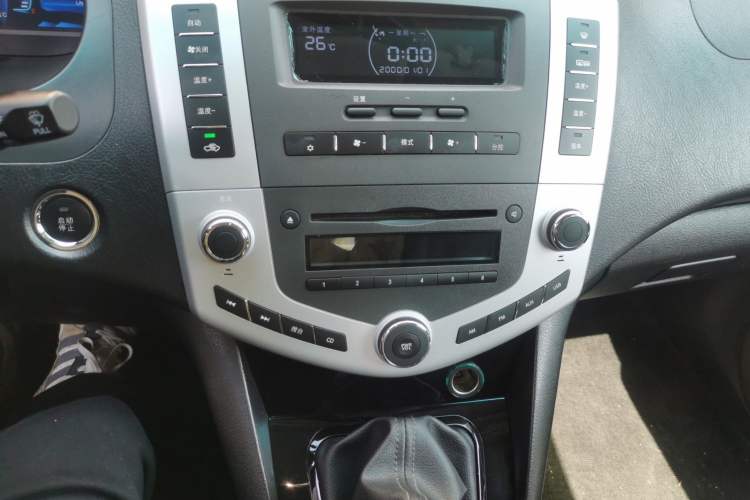 Used BYD S6 2014 2.0L Manual Luxury 5-Seater
