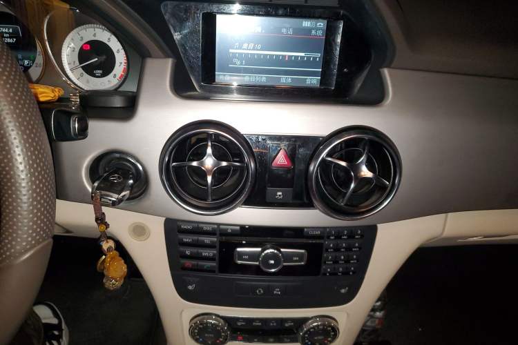 Used Mercedes-Benz GLK-Class 2013 GLK 300 4MATIC Dynamic Sunroof Model