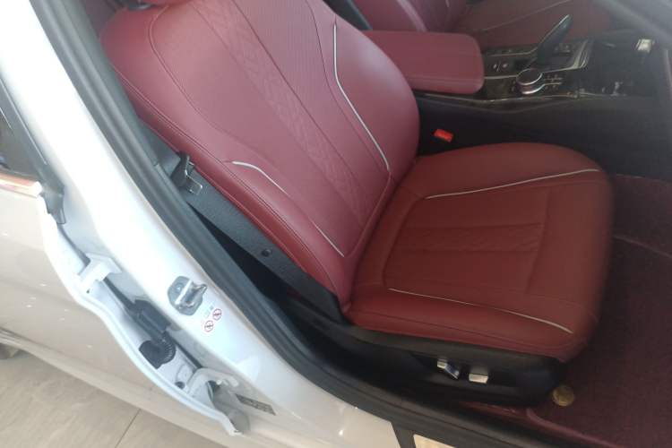 Used BMW 5 Series 2022 Second Facelift 525Li M Sport Package