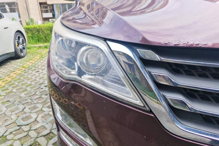 Used Baojun 560 2015 1.8L manual luxury version