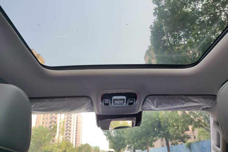 Used BAIC Off-Road BJ40 2024 2.0T All-New Urban Hunter Edition Chivalrous Style