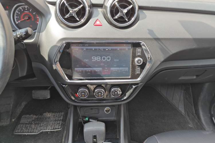 Used Soueast DX3 2016 1.5T CVT Prestige Edition
