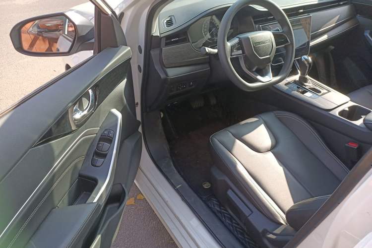 Used Venucia D60 2021 PLUS 1.6L XL CVT Yue Ling Edition
