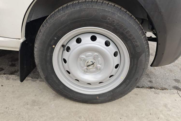 Used Jinbei Hiace X30 2021 1.5L Standard Version Air-Conditioner-Free Van China VI Emission Standard SWC15M Right Front Wheel Hub