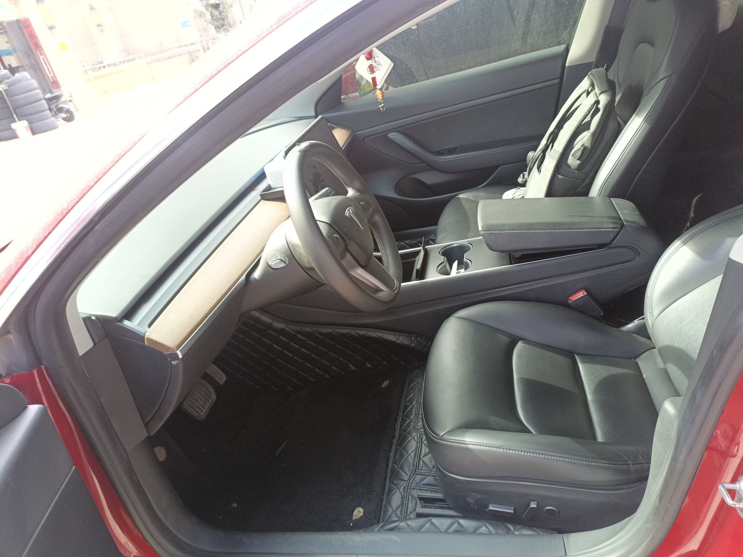 Переднее сиденье в автомобиле