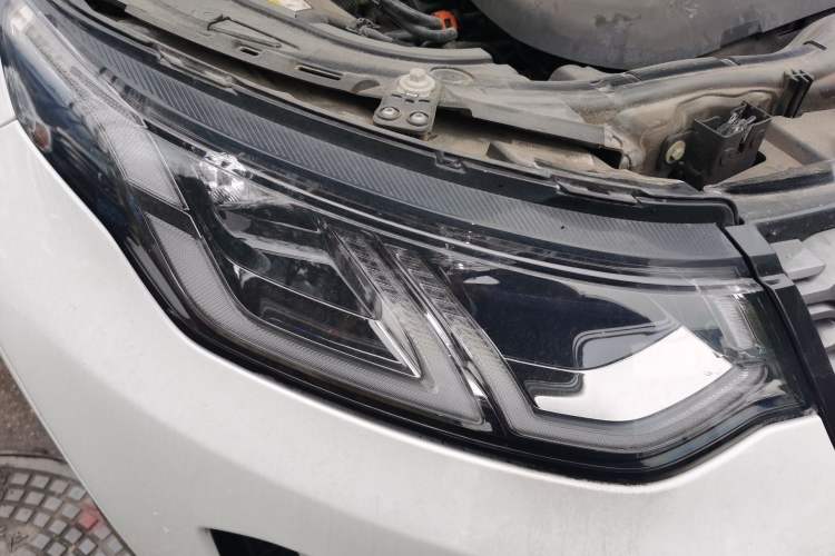 Used Land Rover Discovery Sport New Energy 2022 P300e Performance Tech Edition