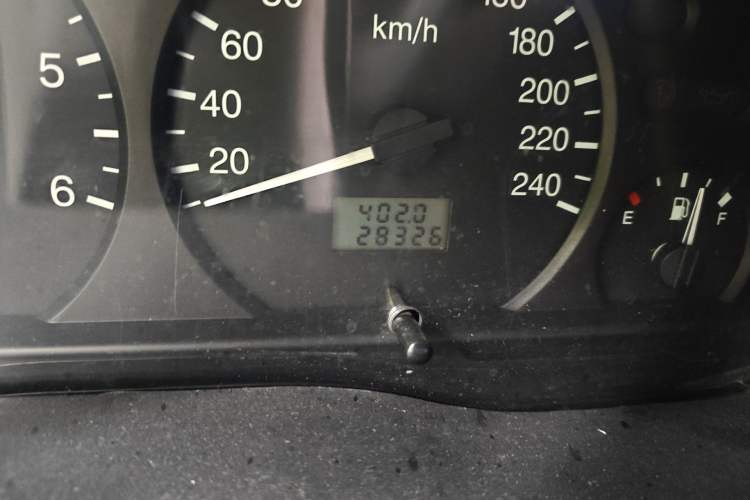 Used Ford Classic Transit 2015 2.8T Diesel Multi-Function Vehicle Short Wheelbase 6-Seater Mid-Roof Edition JX493ZLQ4 Odometer Close Up