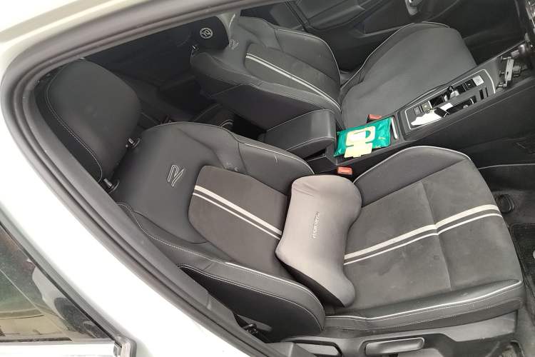 Used Volkswagen Golf 2021 280TSI DSG R-Line Right Front Seat