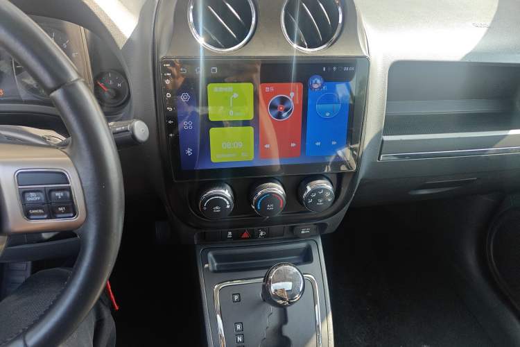 Used Jeep Compass 2012 2.0L two-wheel drive sport version