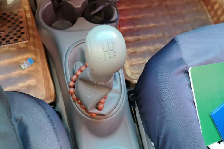 Used Nissan Sunny 2015 1.5XE Manual Comfort Edition Gear Lever