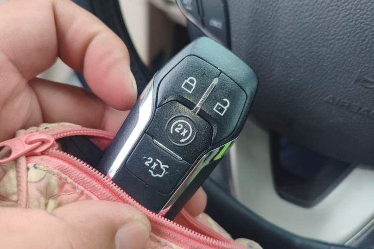 Used Lincoln MKC 2014 2.0T Four-Wheel Drive Luxury Edition Vehicle Key