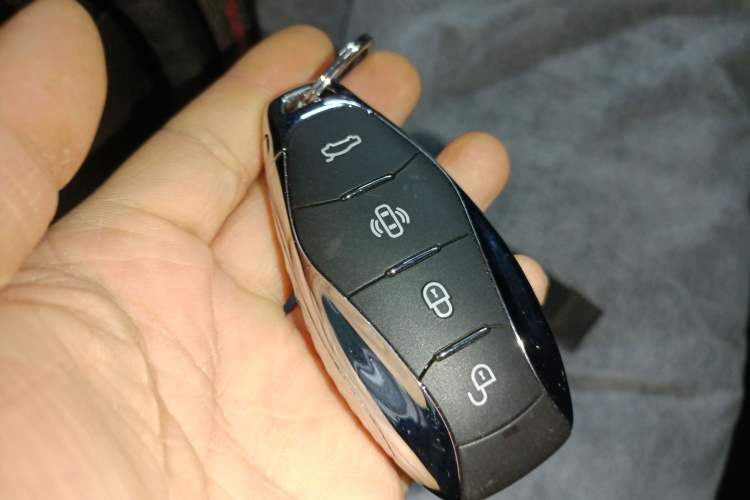 Used Hongqi HS3 PHEV 2025 Model PHEV 117km Jingwei PLUS Edition
