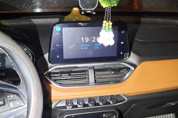 Used Baojun 510 2017 1.5L Manual Luxury Model Audio And AC Panel